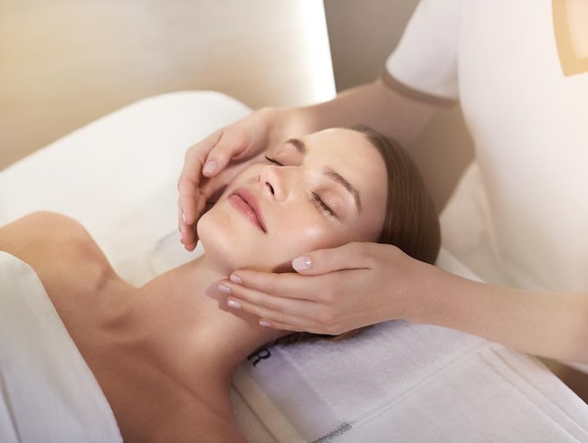 La Mer Hydrating Facial